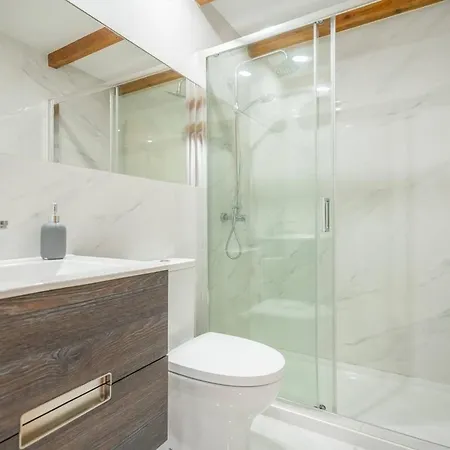 Casa Oliveira Geres - By Proguest بيت للعطل